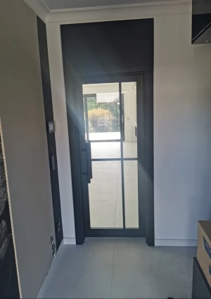 Drzwi loft drewniany